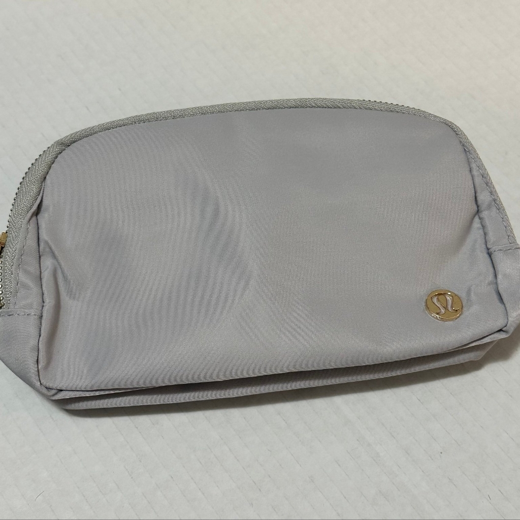 Everywhere Belt Bag 1l Gray And Gold Limited Edition
